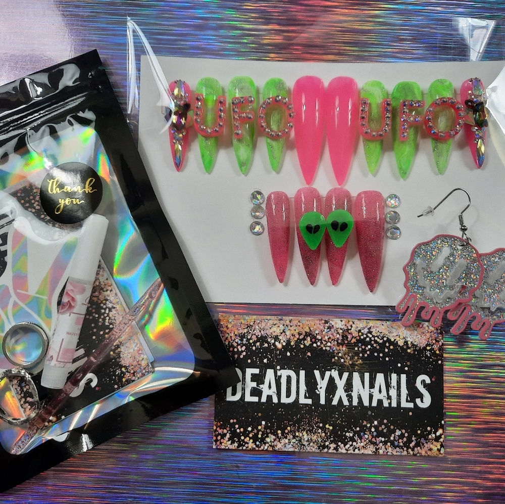 Neon Pink UFO Set